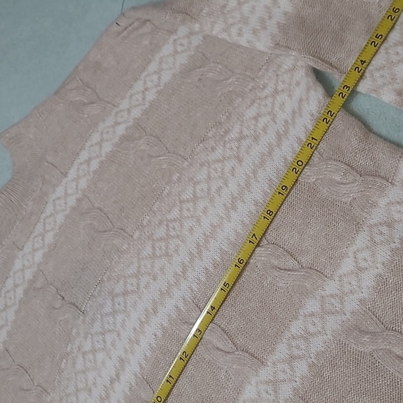 CROWN & IVY sweater size large - Picture 10 of 13